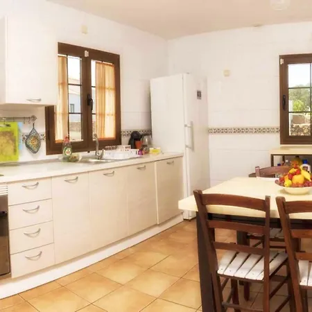 Vakantiehuis 3 Bedrooms House With Enclosed Garden And Wifi At La Oliva 8 Km Away From The Beach