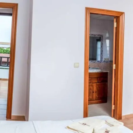 Holiday home 3 Bedrooms House With Enclosed Garden And Wifi At La Oliva 8 Km Away From The Beach *
