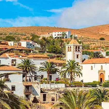 Holiday home 3 Bedrooms House With Enclosed Garden And Wifi At La Oliva 8 Km Away From The Beach