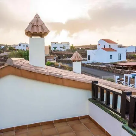 Vakantiehuis 3 Bedrooms House With Enclosed Garden And Wifi At La Oliva 8 Km Away From The Beach La Oliva