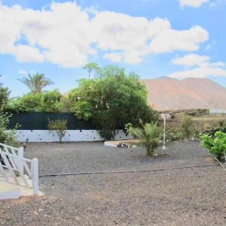 Vakantiehuis 3 Bedrooms House With Enclosed Garden And Wifi At La Oliva 8 Km Away From The Beach
