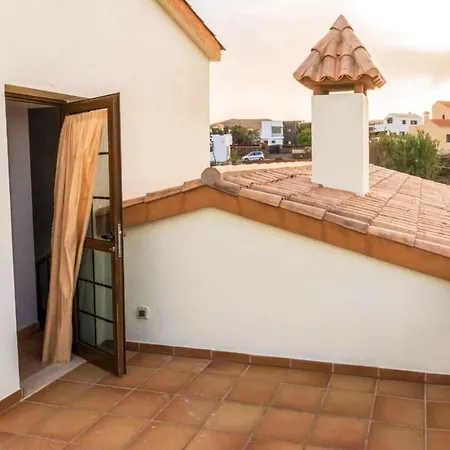 Vakantiehuis 3 Bedrooms House With Enclosed Garden And Wifi At La Oliva 8 Km Away From The Beach *