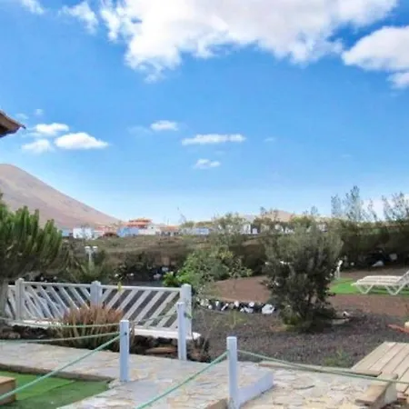 Vakantiehuis 3 Bedrooms House With Enclosed Garden And Wifi At La Oliva 8 Km Away From The Beach *