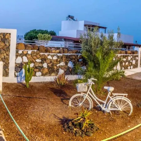 3 Bedrooms House With Enclosed Garden And Wifi At La Oliva 8 Km Away From The Beach Holiday home La Oliva
